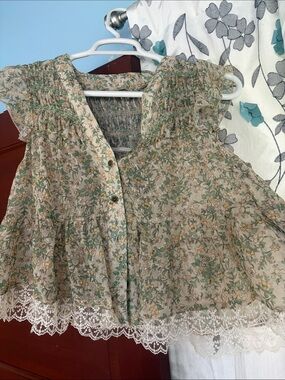 Bohemela Floral Lace Trim Sleeveless Blouse in Cream and Green NWT